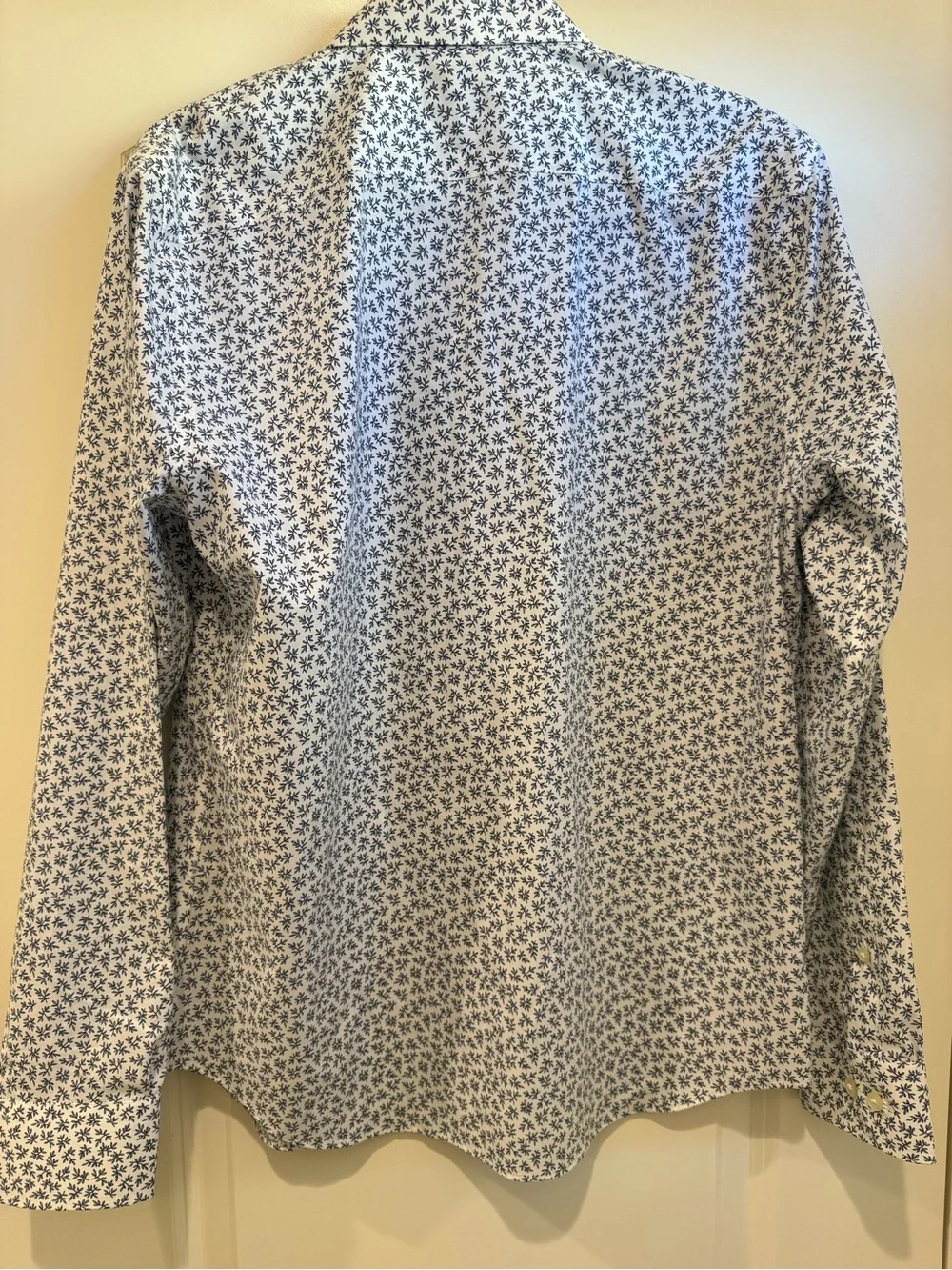 Banana Republic 'Untucked Fit' Non-Iron Shirt – Navy Leaf Print – Size M
